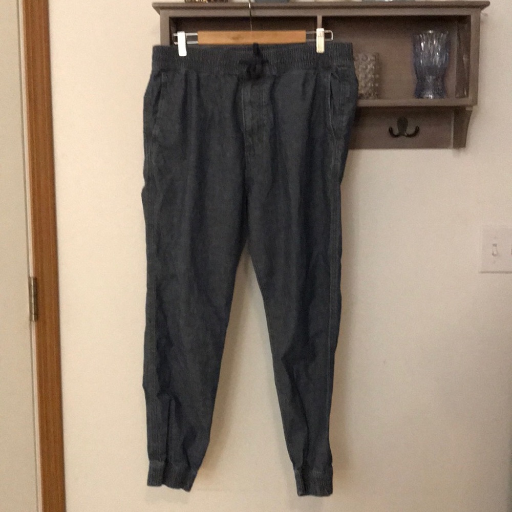 Hollister Jeans elastic waist and around ankle, 100% cotton, size Large